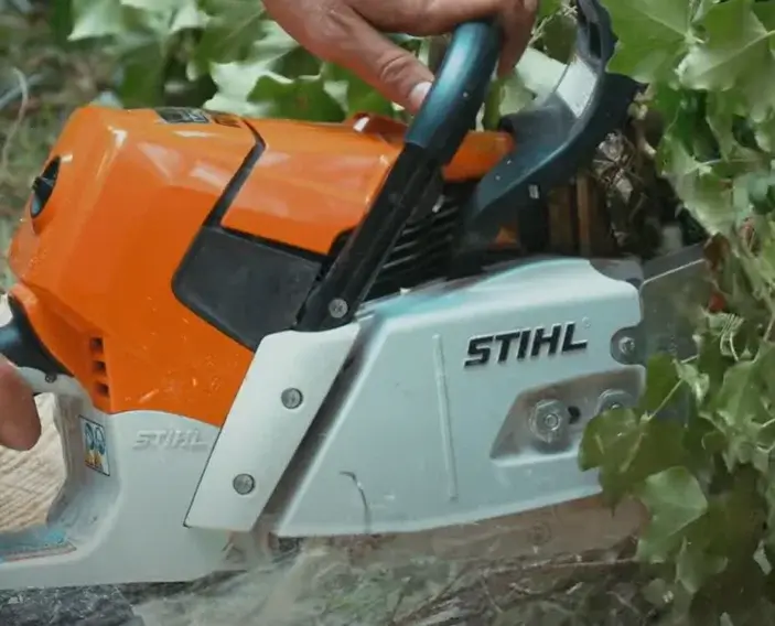 close-up-image-stihl-chain-saw-in-use