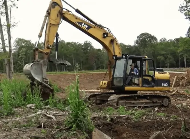 land-clearing-residential-land-cat-excavator